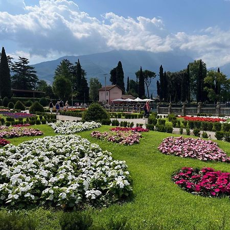 Apartamento Palazzo Riccamboni Riva del Garda Exterior foto