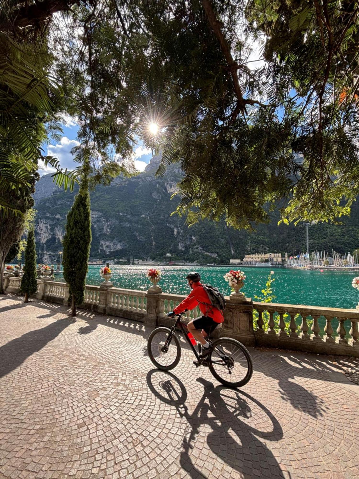 Apartamento Palazzo Riccamboni Riva del Garda Exterior foto